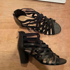 Liz Claiborne S 9W Sexy Black gold zippered back Criss Cross Faux Leather Heel